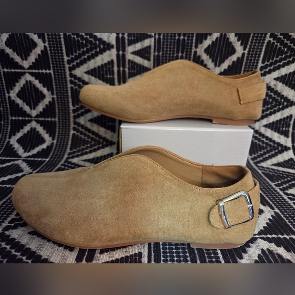 Tinstree Women Tan Suede Flat MocassIn Slip On sz 6 NWD UNIQUE LOOK! - Picture 2 of 6